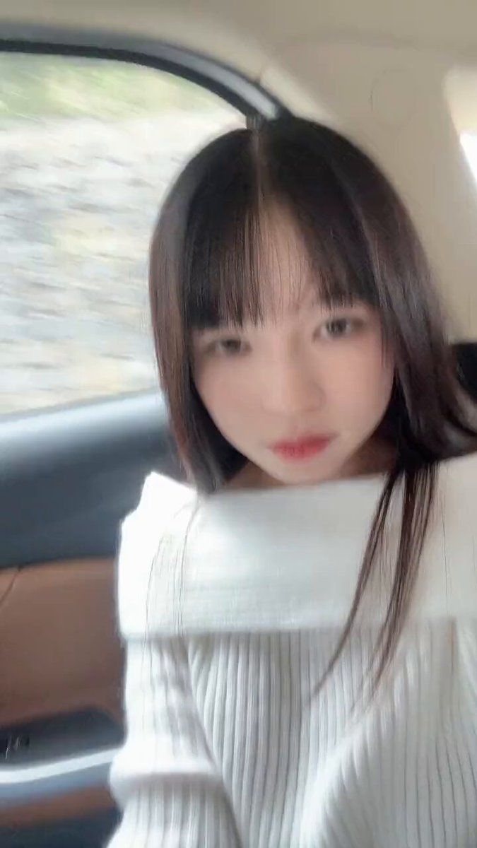 胸前的风景在等待，你敢不敢靠近一点？ https://t.co/assXKwUmm5