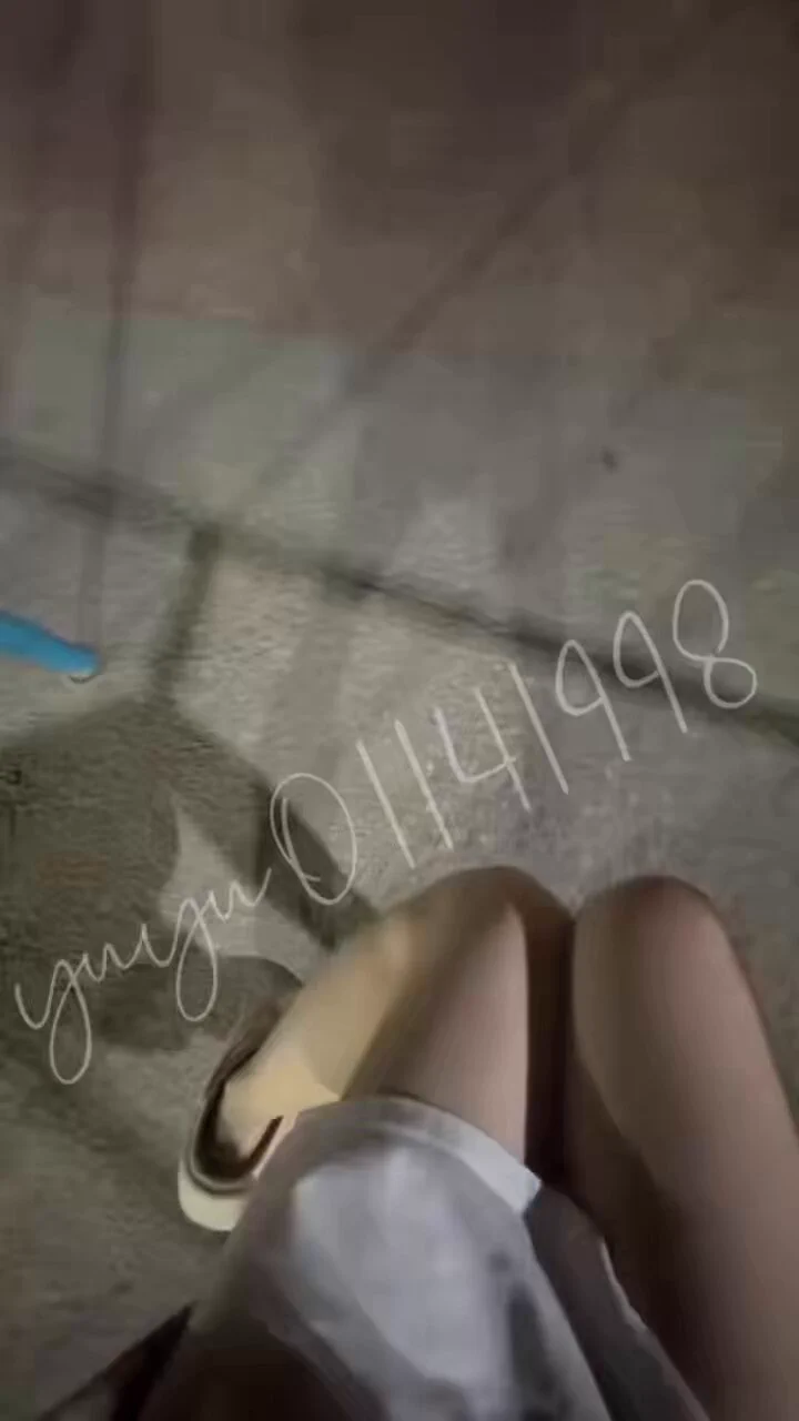有人跟我一樣喜歡在公園散心 
走走 盪鞦韆的嘛
吹著晚上的風 真的很舒服 https://t.co/uXisrwliOY