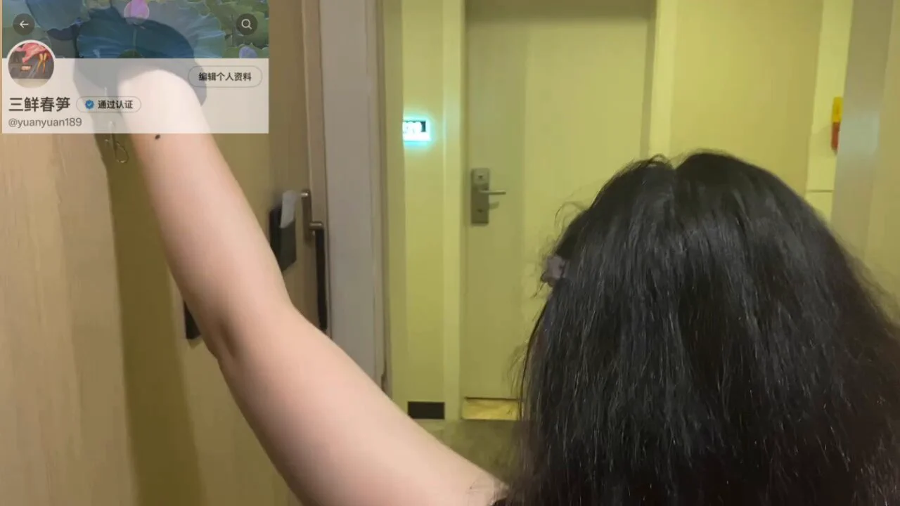 母狗让我下次把她蒙眼绑在楼道里，五分钟之后再来解救她👻
#反差 #女大 #露出 #母狗 #肉便器 

投稿
@luchu888 
@ypzs888 
感谢 https://t.co/EKpFmkF8Va