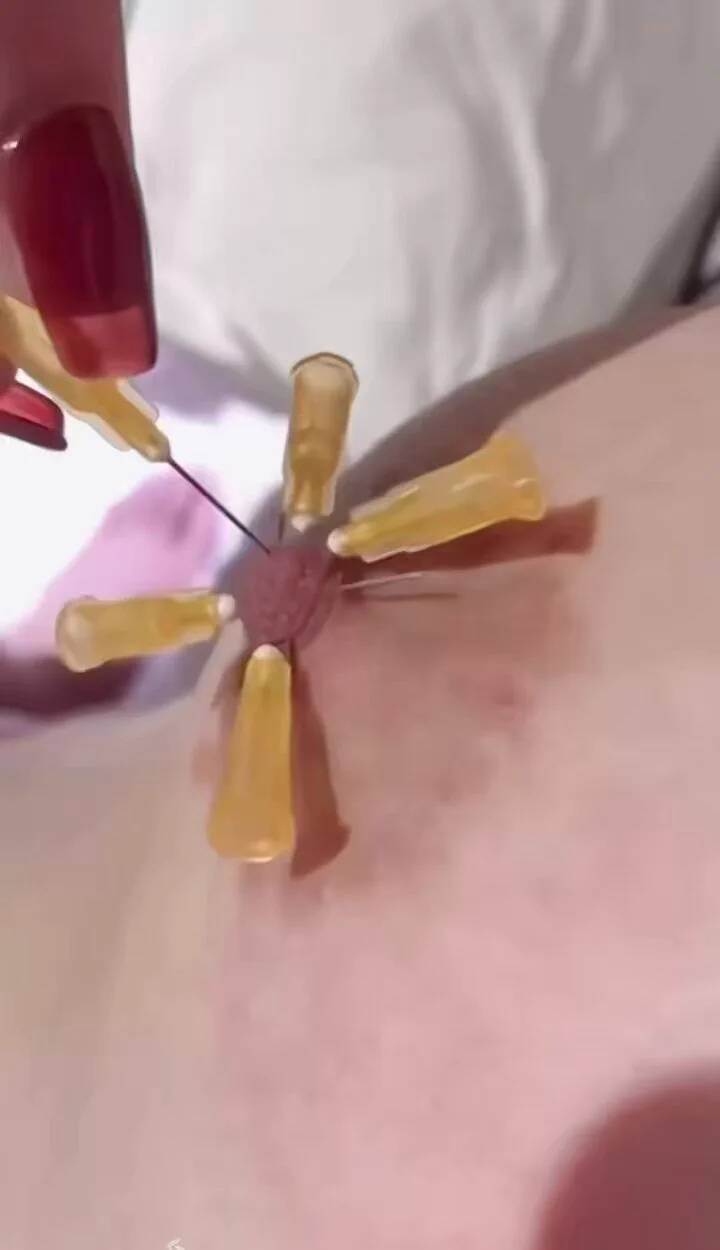来两个会玩刑奴的爸爸，现在又真的特别想被刑主穿刺虐奶虐阴啦🪡 https://t.co/Q3vFbLGL1w