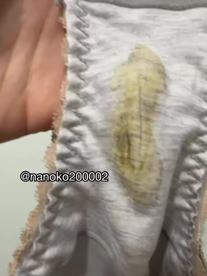 #原味內褲
現貨降落❤️
原本以為月經要來了
蘇不知一直ㄉㄧㄠˊ在子宮內不下來🤣

這件內褲穿兩天+自慰兩天💦💦
微鹹的起司中帶著清香😳

我想這就是正妹的嫩穴味道吧❤️
私訊帶走唷~~

#原味 #原味袜子 #淫水 #不穿襪 #正妹 #女生原味 #分泌物 #睡衣 #性感 #pedsocks #socks #shoes #足控 #戀足 #蘿莉 https://t.co/lqklxHYGhp