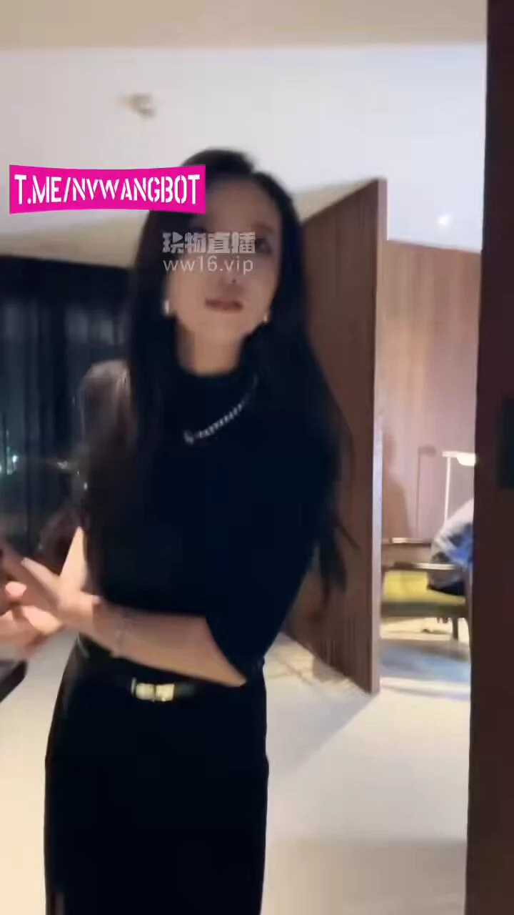 绿奴调教 废物老公去抓奸，女主人倒是很淡定，代入感超强！最后废物老公为了挽留老婆竟然愿意伺候老婆和野男人。完整版 40 分钟.

#绿奴调教 #娇妻出轨 #伺候做爱 https://t.co/1ZnKUvtaXR