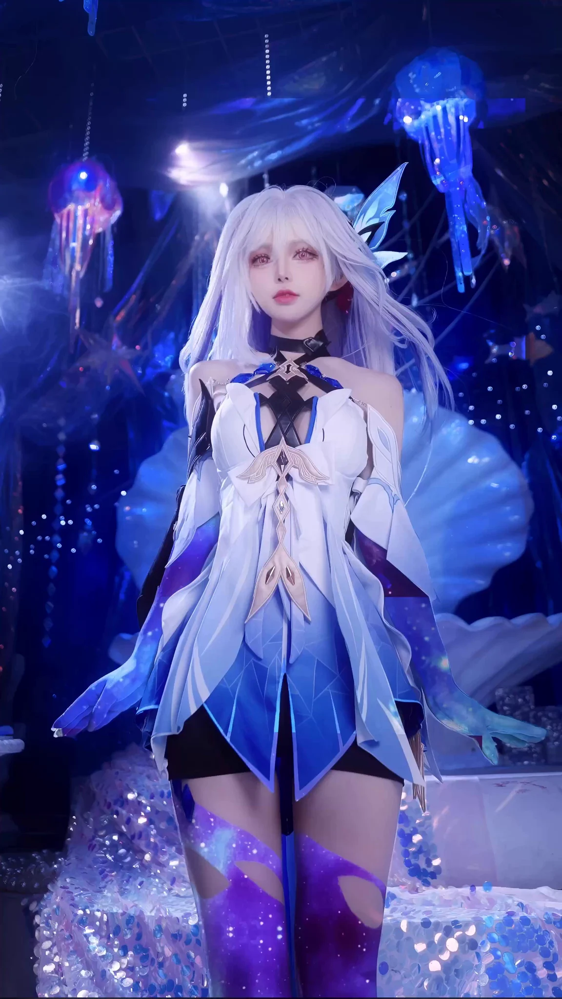 #Skirk #丝柯克 #原神 #GenshinImpact #cosplay  

この人が星空の効果を再現するために、手と足が緑色になっているのを想像すると笑ってしまいたくなる。 https://t.co/31uR8SmI74