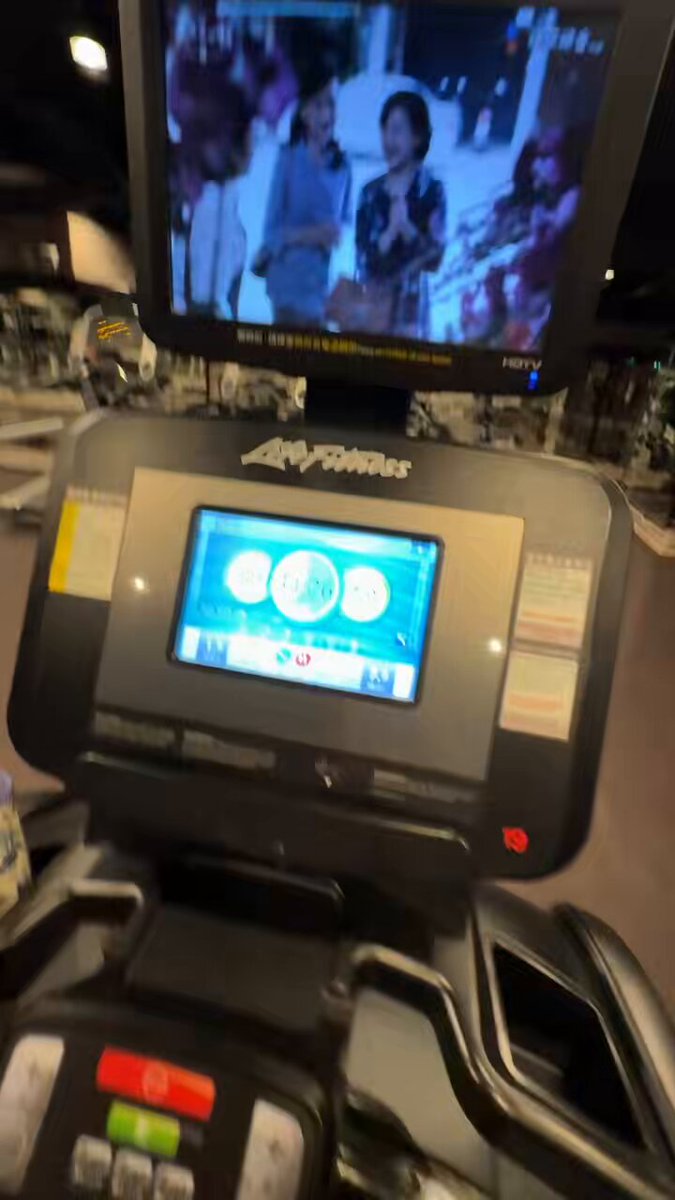 划船5k接著跑3k 我果然是M🤡 https://t.co/Rb7TxCbsV3