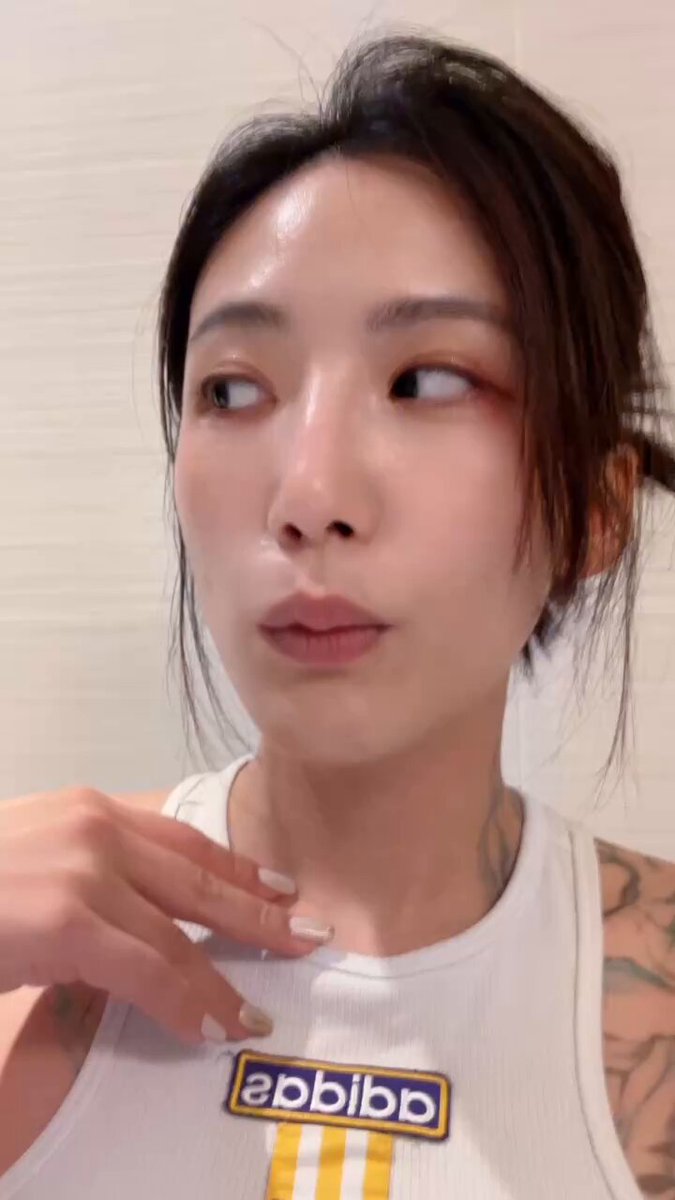 中秋快樂💘💘
https://t.co/0Id8MUZ4en https://t.co/HWzoK5VGxd