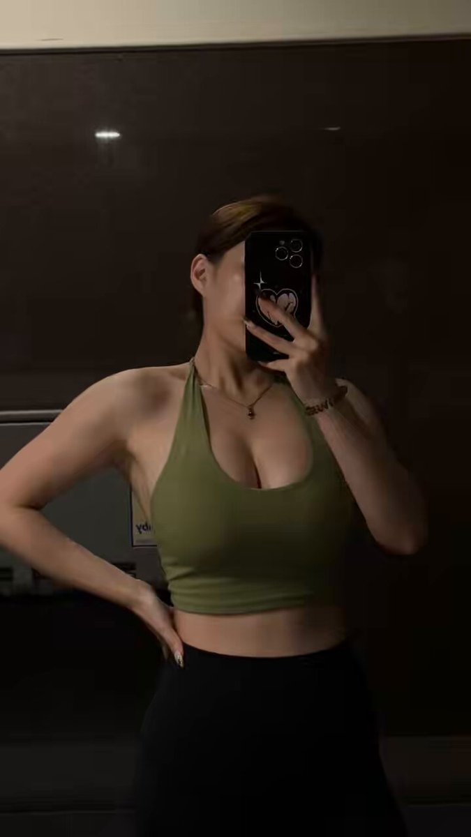 手臂沒有特別練 因為代償練得到🤡 https://t.co/BvZL539ig1