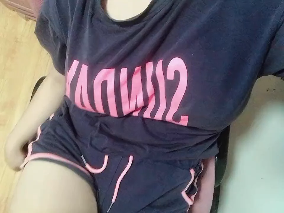 女博士，听起来高不可攀，可谁知道我内心的寂寞难耐。

有时候寂寞让我失去理智，自己肆无忌惮的揉捏奶子，恨不得有人来解救我，拍下来给你们展示，就想听听你们对我的评价，甚至说一些刺激的话，我也能感受到很大的刺激。
想了解我的话，关注+私信❤️。 https://t.co/63GKCPa0uu