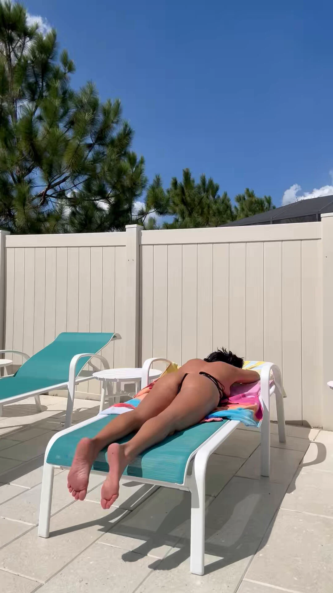 Ladies how do you get rid of the smile lines under your ass?? #tanningtips #tanlines #Abijamesvibes #girlfriendadvice https://t.co/0gOfA9Xzcj