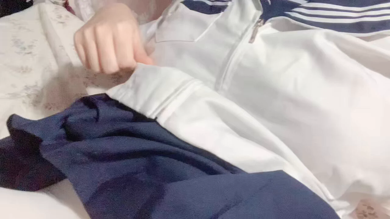 舍友会发现我在偷偷自慰吗？
#宿舍 #自慰 #露出 

@MaecMax｜@QnewHome
@DaecMax ｜@SnewHome
@GaecMax ｜@GnewHome
@WaecMax｜@DnewHome https://t.co/3ypwfPzwKN