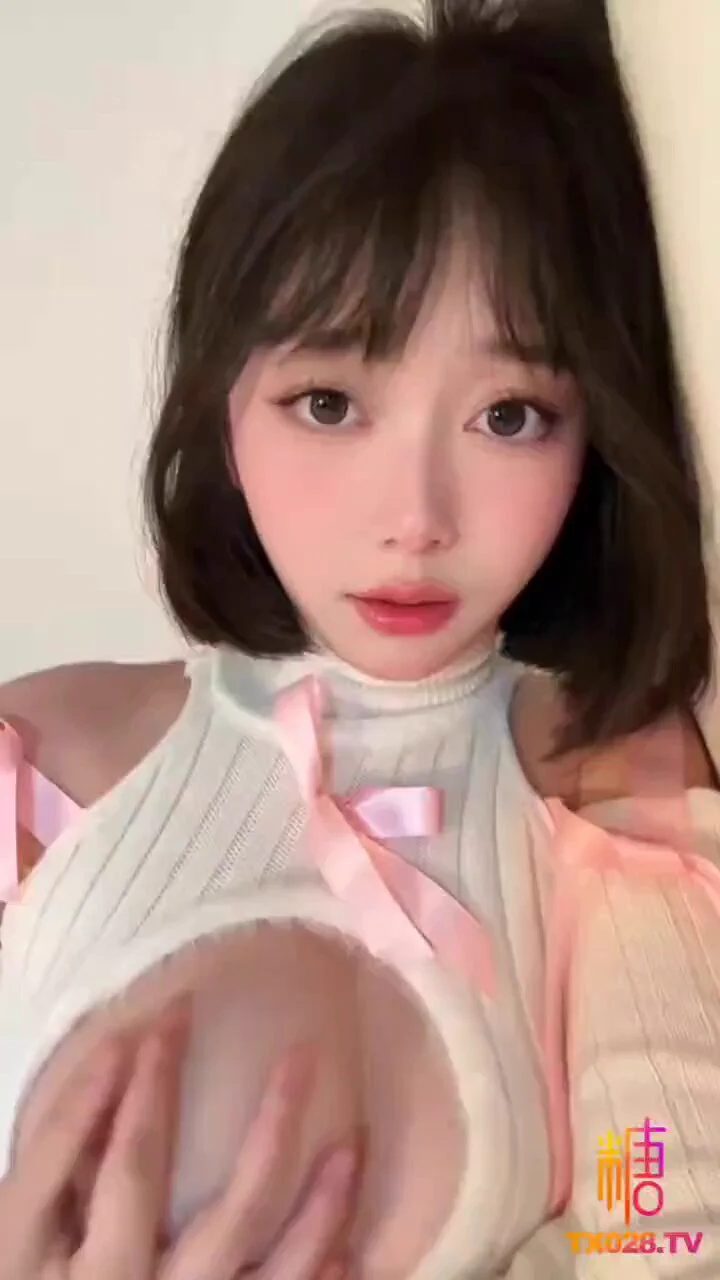 【反差萝莉】高颜值露娜酱居家自慰，假肉棒到底，蜜汁流不停 #自慰 #巨乳 #高潮 #潮喷 #道具 https://t.co/t3fVzKV9qd