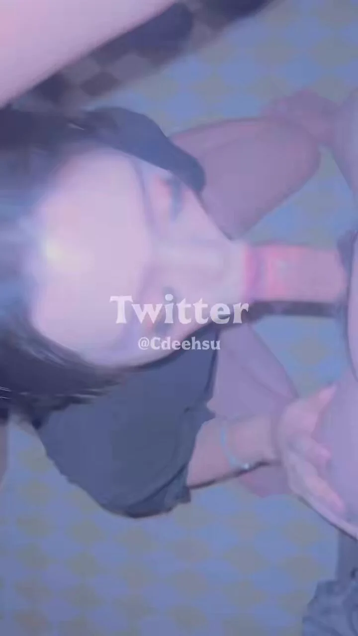 与北方男人的激情碰撞总是酣畅淋漓
按着头把母狗嘴当飞机杯深喉
一边打电话母狗一边跪着舔主人臭脚
舌头伸进主人屁眼里舔舐湿润每一寸皮肤
#ts #母狗 #深喉 #舔脚 #毒龙 #男娘 #伪娘 https://t.co/l4DujnGXsN