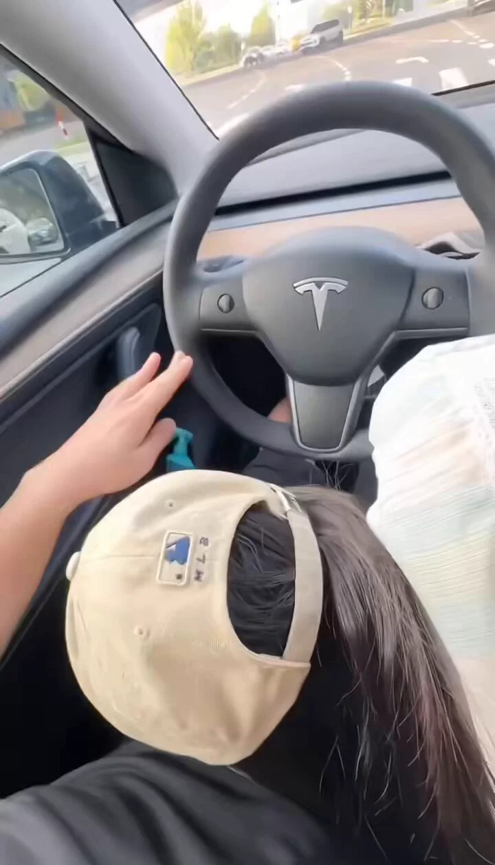 爸爸你负责开好车，吃鸡巴的事交给我🍌 https://t.co/ub2b8xzsmk
