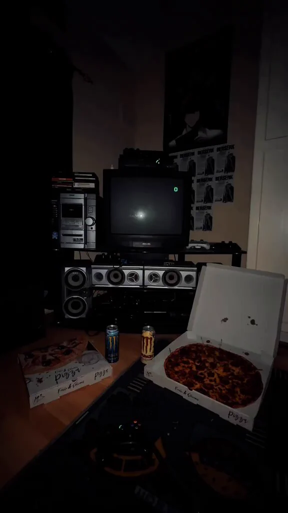A Perfect Night in the 2000s https://t.co/Z5TZV2xkOX