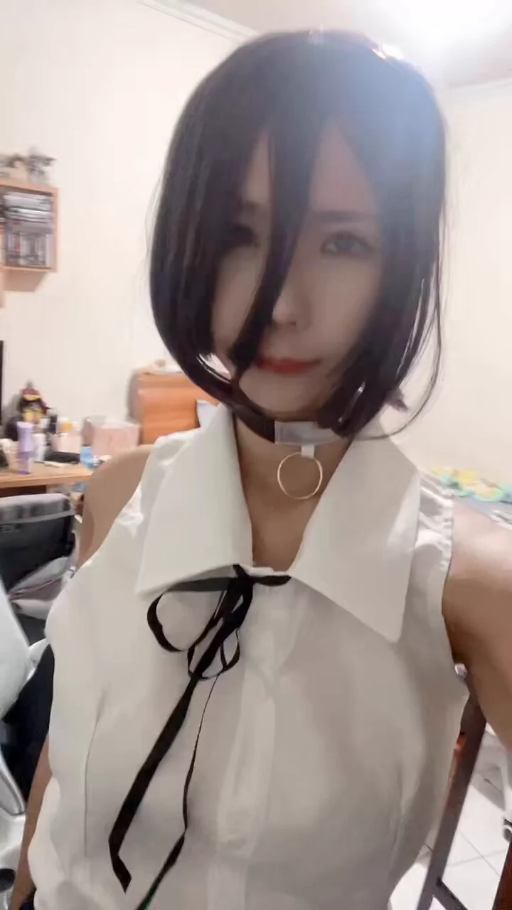還真抱歉這假髮我還真不會搞 別罵我 https://t.co/XvyJkf16RU