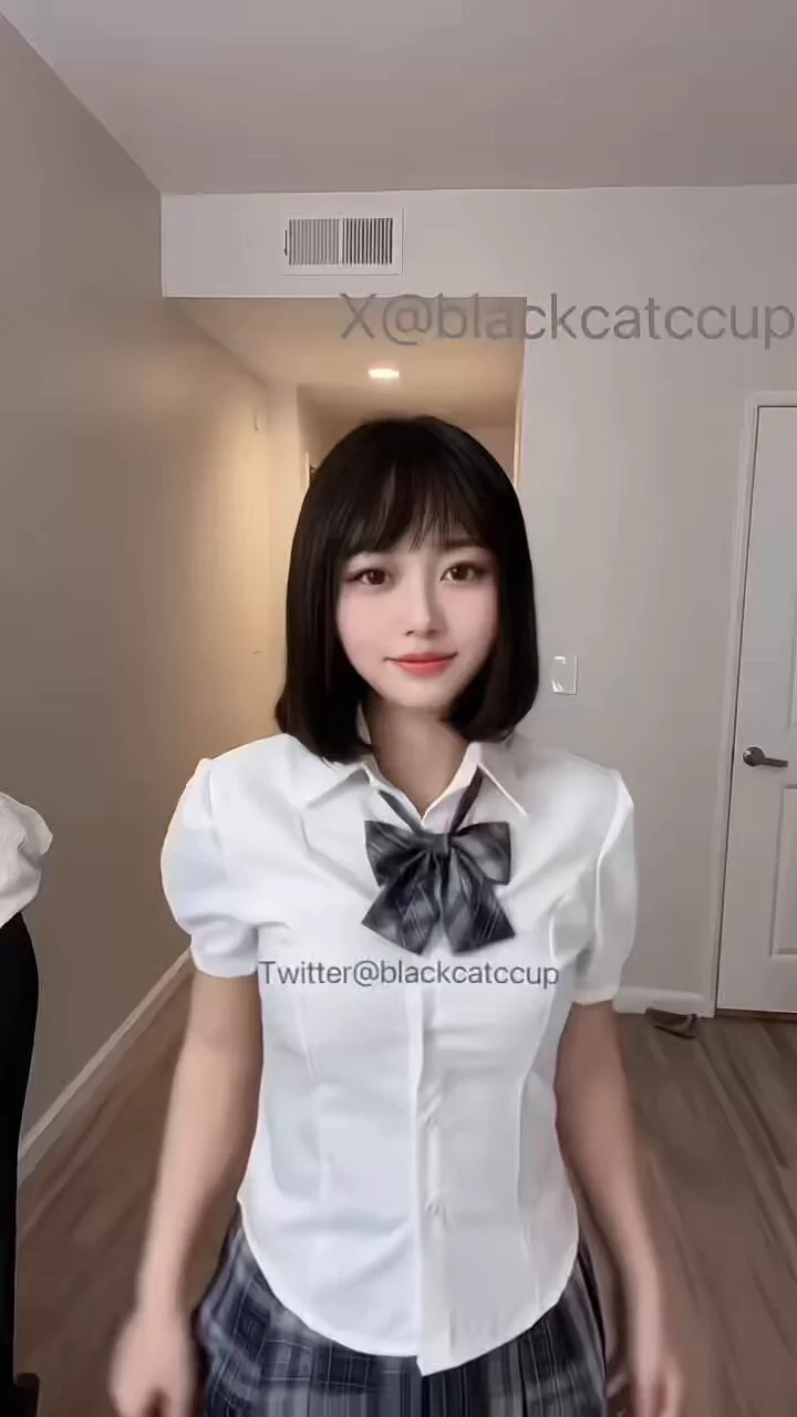 Too much energy to stay still 😈

跳跳跳🙈 https://t.co/g9VKWESvVS