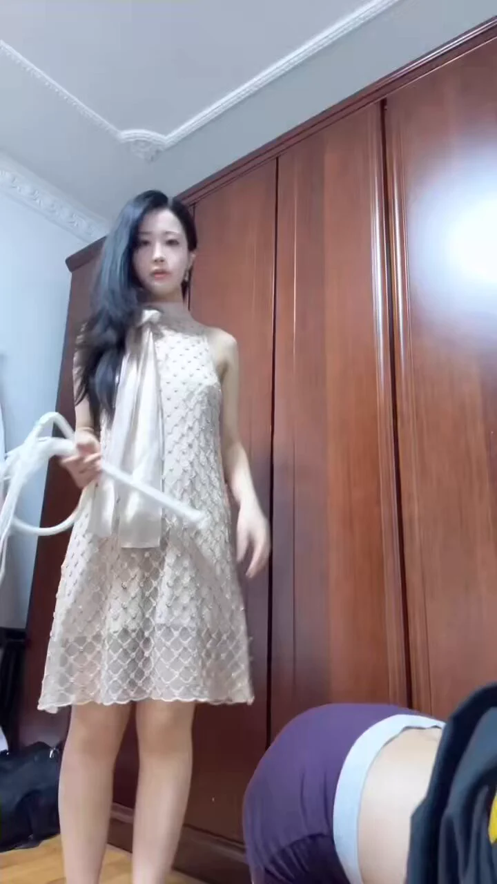 小王八蛋,把屁股撅好了,竟然喜欢挨抽,主人就满足你,但是你有点小废物,一边抽你就一边喊叫,下次应该用丝袜堵住你的狗嘴抽。
#上海SM #琴月S
@Xiaoxiaofoer
@ToukaYuan
@MitsumeDoji https://t.co/ImGBzXu5ZV