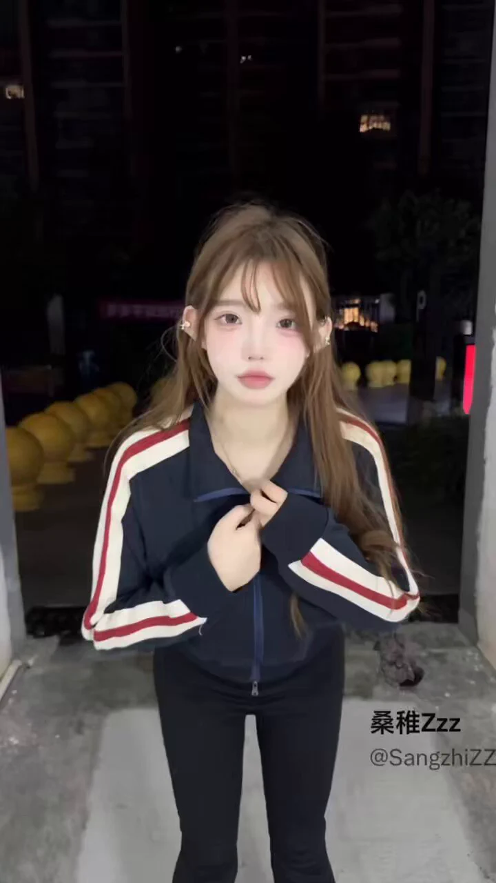 偷偷在外面骚..

@BBBBTTTCC 
@SexytoBaby 
@SexytoDoll 
@SexytoGirl https://t.co/uvTbihPSu8