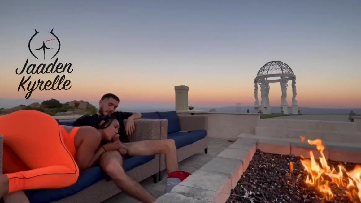 Headphones in &amp; volume up 🔊 https://t.co/OpBDVqms16