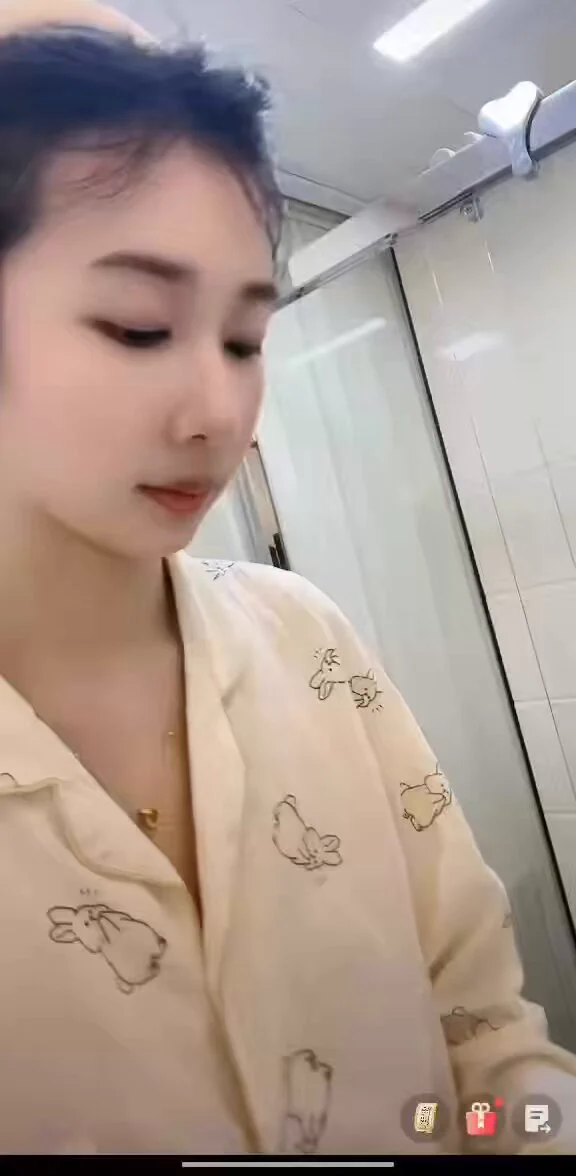 捂的有点晚了 https://t.co/PyZ54Wh7m1