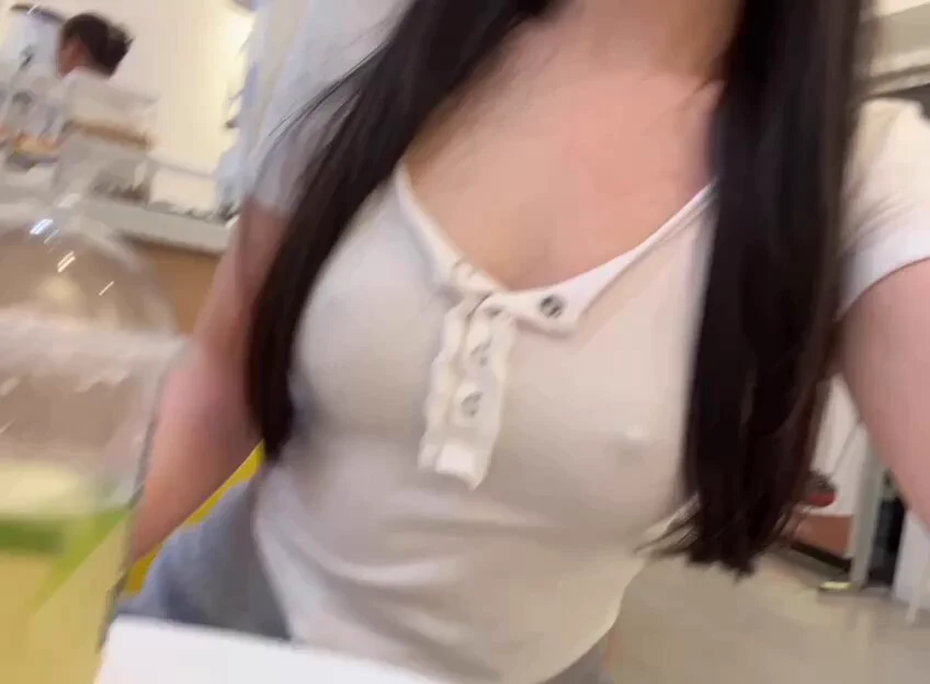 听门槛哥的话真空出门，在奶茶店偷偷露出，紧张死了🥺
@Xiaoxiaofoer
@MitsumeDoji
@ToukaYuan https://t.co/nDlqhAhI8l