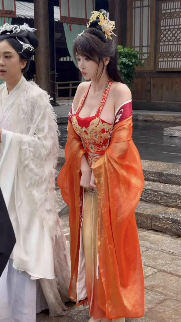 红果短剧比腾讯优酷爱奇艺有意思多了 😎 好看 爱看   #巨乳  #演员  #露出 https://t.co/TnScm5GjvV