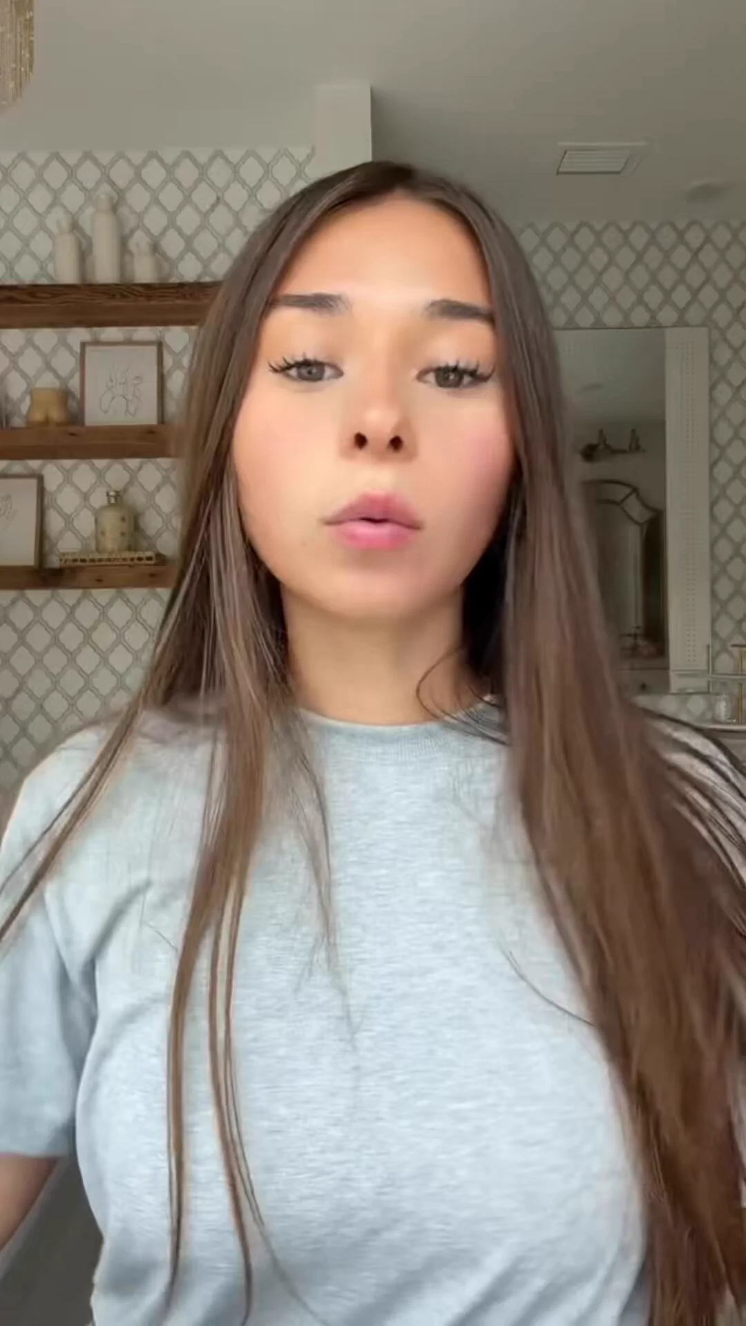 i am giving out money to help those in need this week during the government shut down. if you or anyone you know needs assistance this week please drop any payment method below so i can lend a helping hand 🩵 https://t.co/T3jBLbetUL