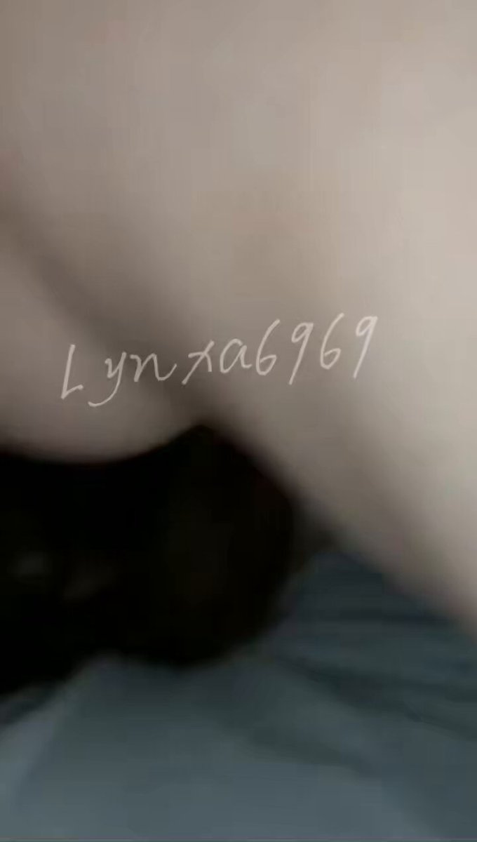 我知道大家都不想露臉 
所以才讓你們掌鏡
可是大叔到底要多舒服才會拍成這樣啦！

已經在考慮是不是要一次挑戰兩位粉絲
但是另外一位只能在旁邊看🤣

如果是你們有辦法專心幫我拍攝嗎
還是也會一起上？

#無毛肉肉大叔 #乾淨有除毛
12月最後名額👉🏻 https://t.co/2s7qTS32nN https://t.co/4ycSQ4GZtn