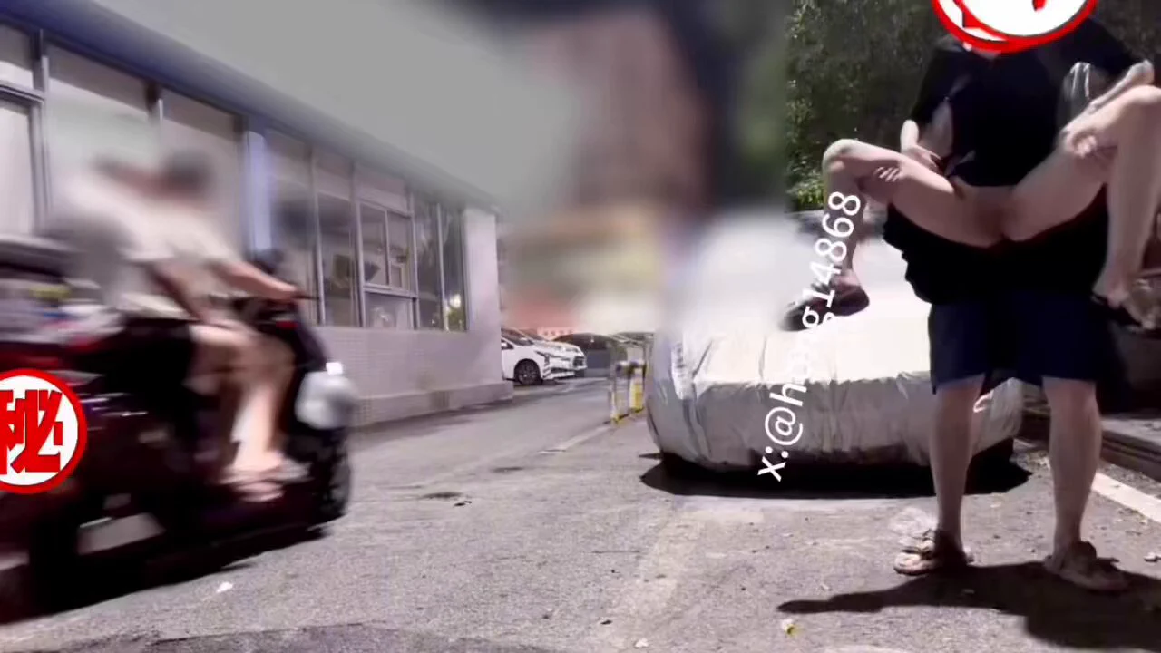 很羞耻，掰开，面对一波又一波人……
更多视频完整版🚪后更新

@ToBulma @ToBulaer 
@KawasawaSen @BulmaList https://t.co/PSVRh1swM4