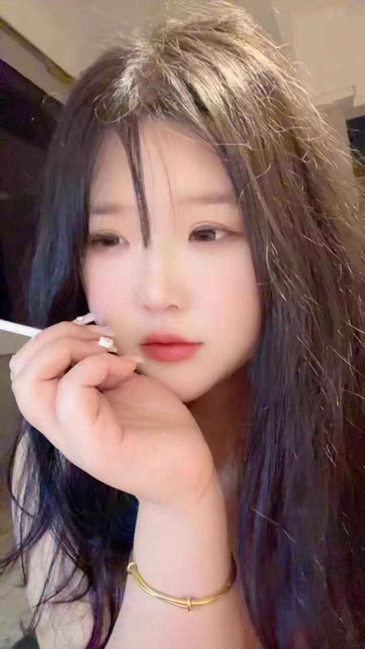 好久没人入我了 闲得慌 直接视频验证聊天都可以 谁过我🚪？ #胖女孩 #恋肥癖 #福利姬 https://t.co/T7CUQhSGkV