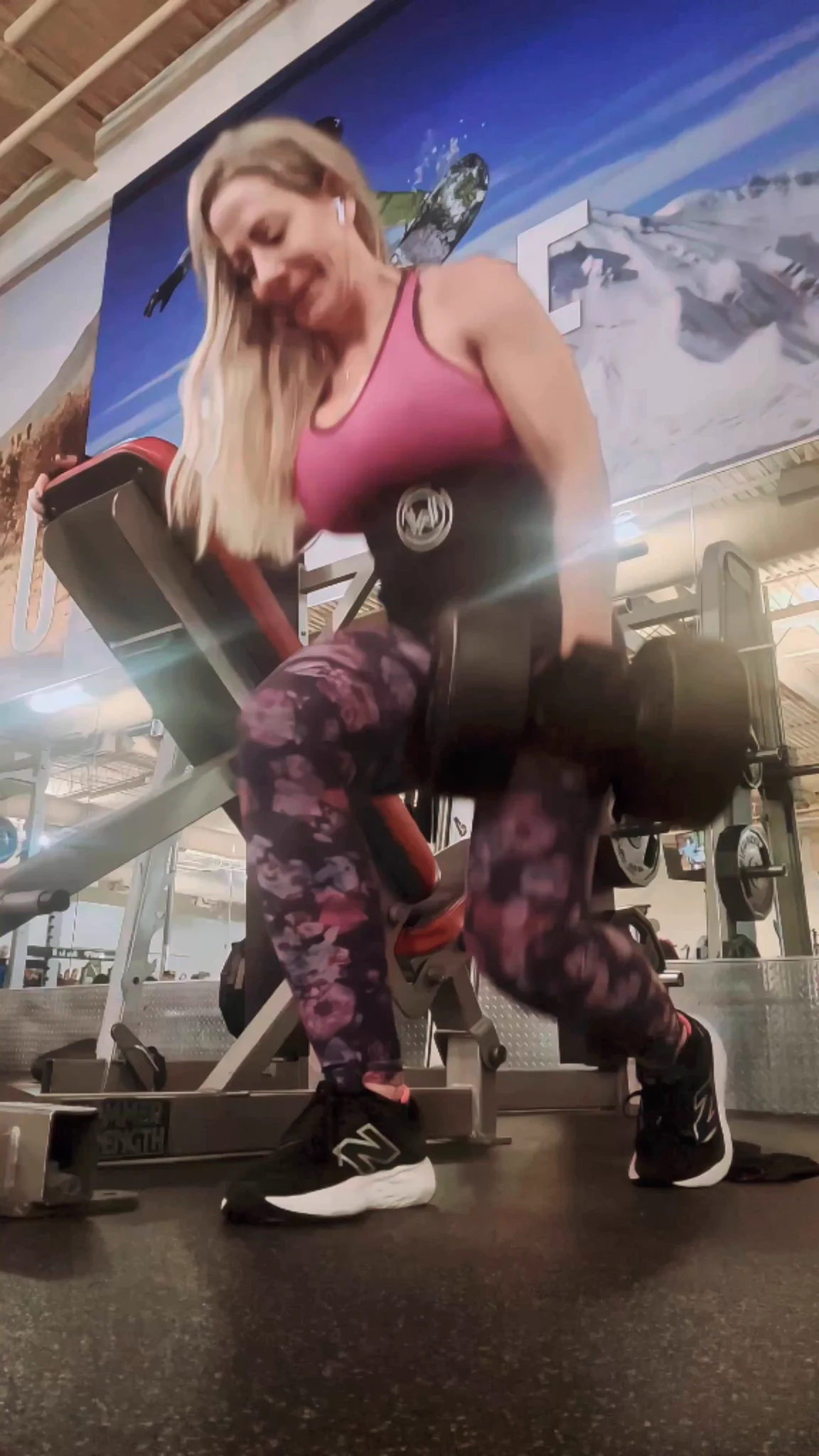 Super Squat-540 plus sled. Split Squats 70 (good grip strength practice). Horizontal Calf Press-450. 💥🏋️‍♀️ https://t.co/V0KA5yH2tm