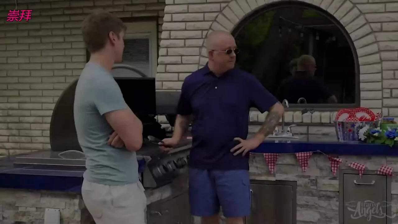 娘娘腔系列《我的继妹是人妖》高清版主页↑
之前还担心我那素未谋面的妹妹不好相处，但是见到她的那一刻，她的俏皮就冲散了我的所有疑虑，她的开放程度刷新了我的认知...
#雌堕 #ts #鸡巴 #cd #媚黑 #精液 #女装 #男娘 #人妖 #绿帽奴 #荡妇 #催眠 #洗脑 #肛交 https://t.co/yqvF1FdJsi