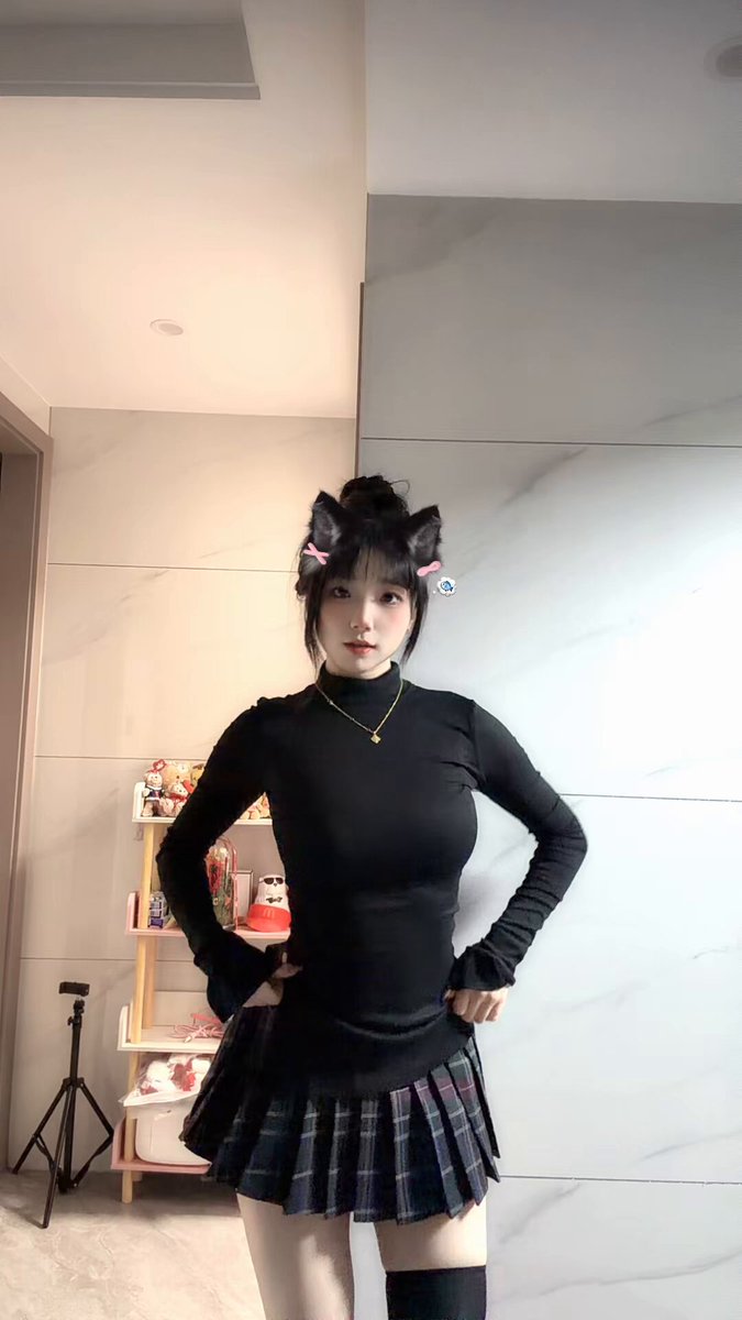 OOTD https://t.co/eYoONUQyst