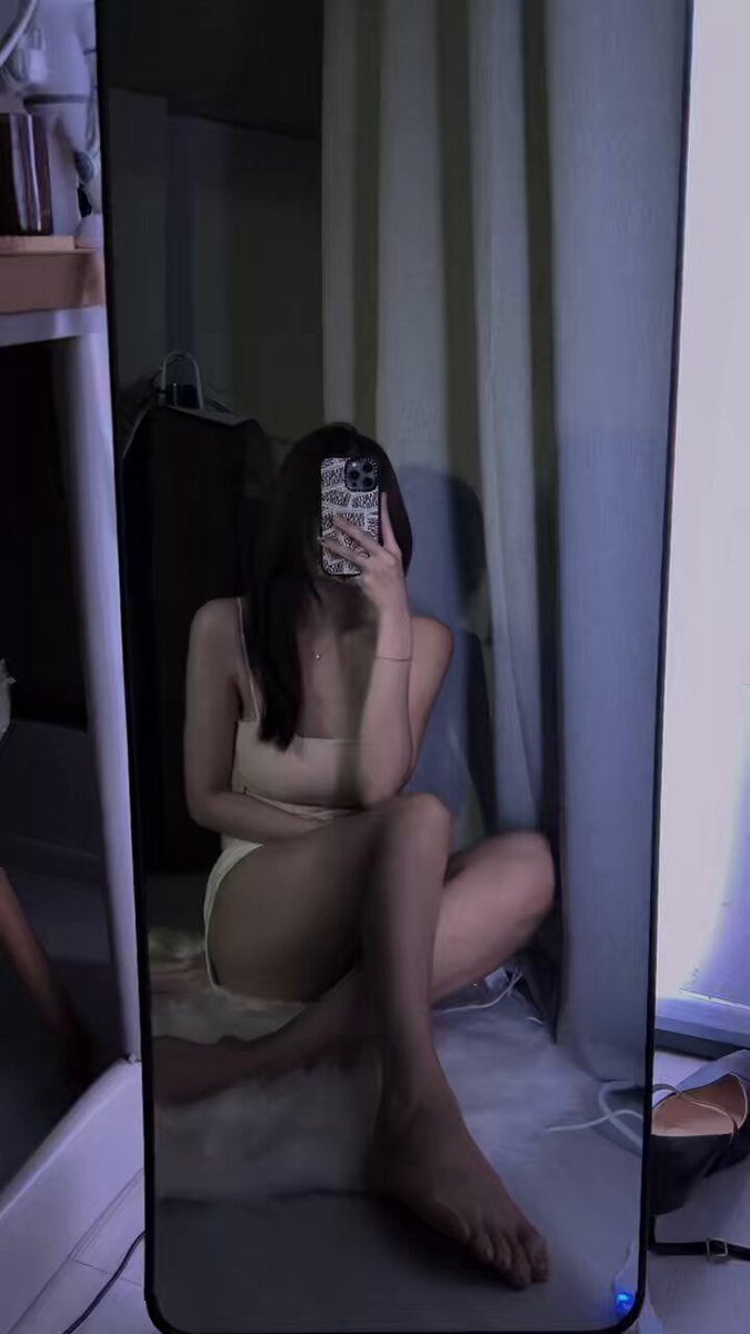 更衣室進度50%….. https://t.co/6URrwYpAd4