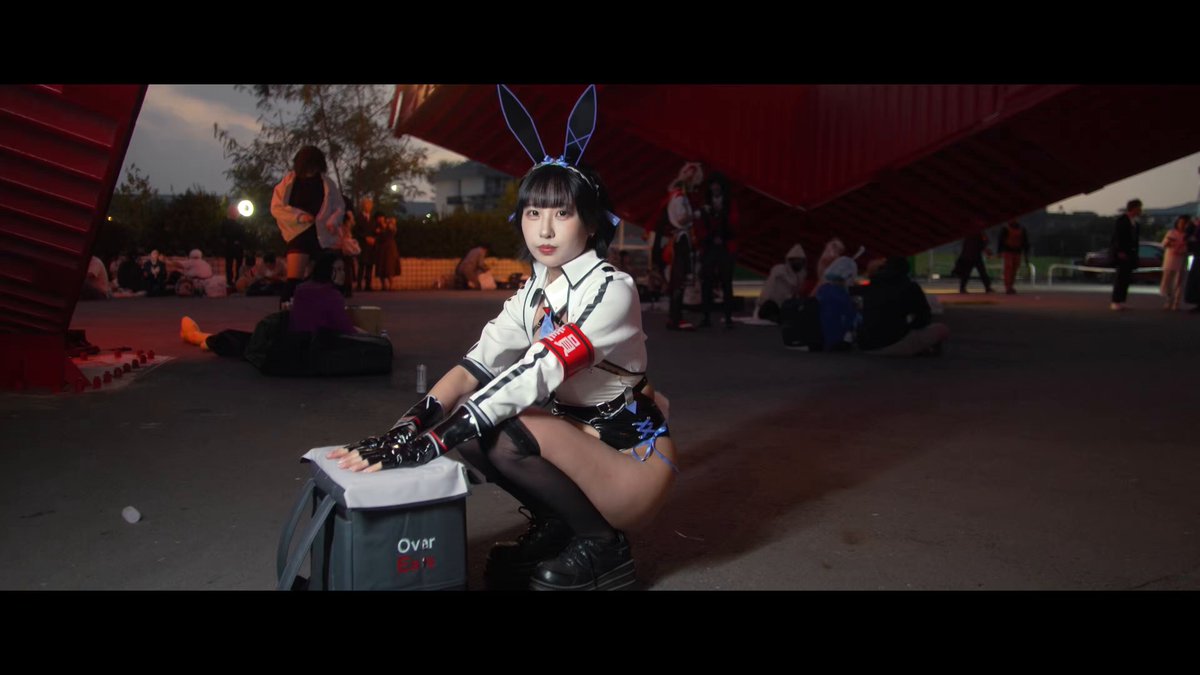 #高雄駁二動漫祭2025

台湾コスプレイヤーの「いのり」さん、イベント終わったら配達のお仕事に向かいました。お疲れ様です！

@ia_inori https://t.co/6Xa8oVz2vj