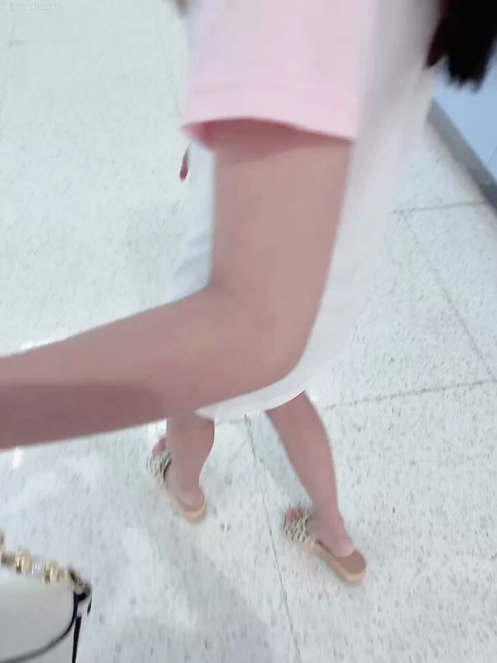 胆子越大，刺激越深  

@luchu888
@ypzs888
#母狗 #露出 #户外 https://t.co/GjwC0nxaw2