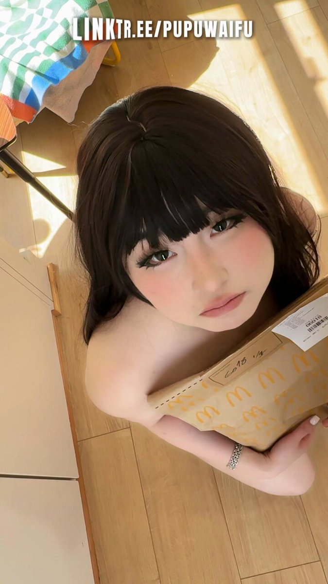 #深喉吞精 #勾引外卖员

🛁刚洗完澡勾引送餐小哥
🍟麦当劳我不吃，我想吃你的肉棒🍆👅

@ToBulaer
@KawasawaSen
@BulmaList https://t.co/FRgkNLtHn5