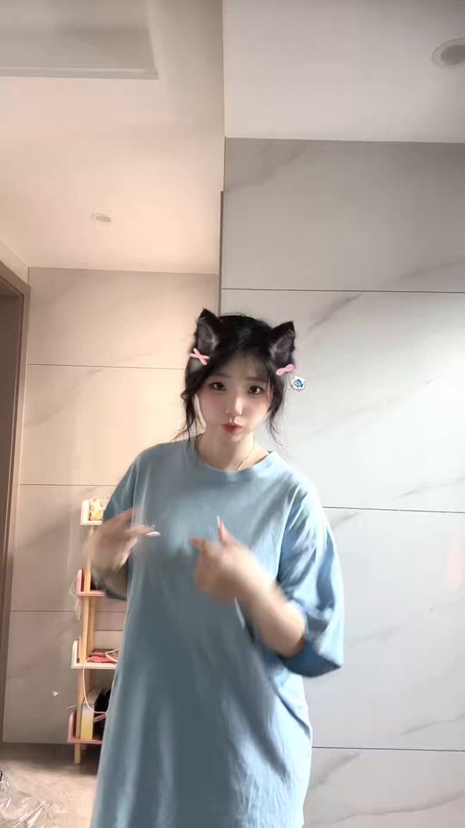 牛子给我摸一下 https://t.co/Jfm2TgPWLd