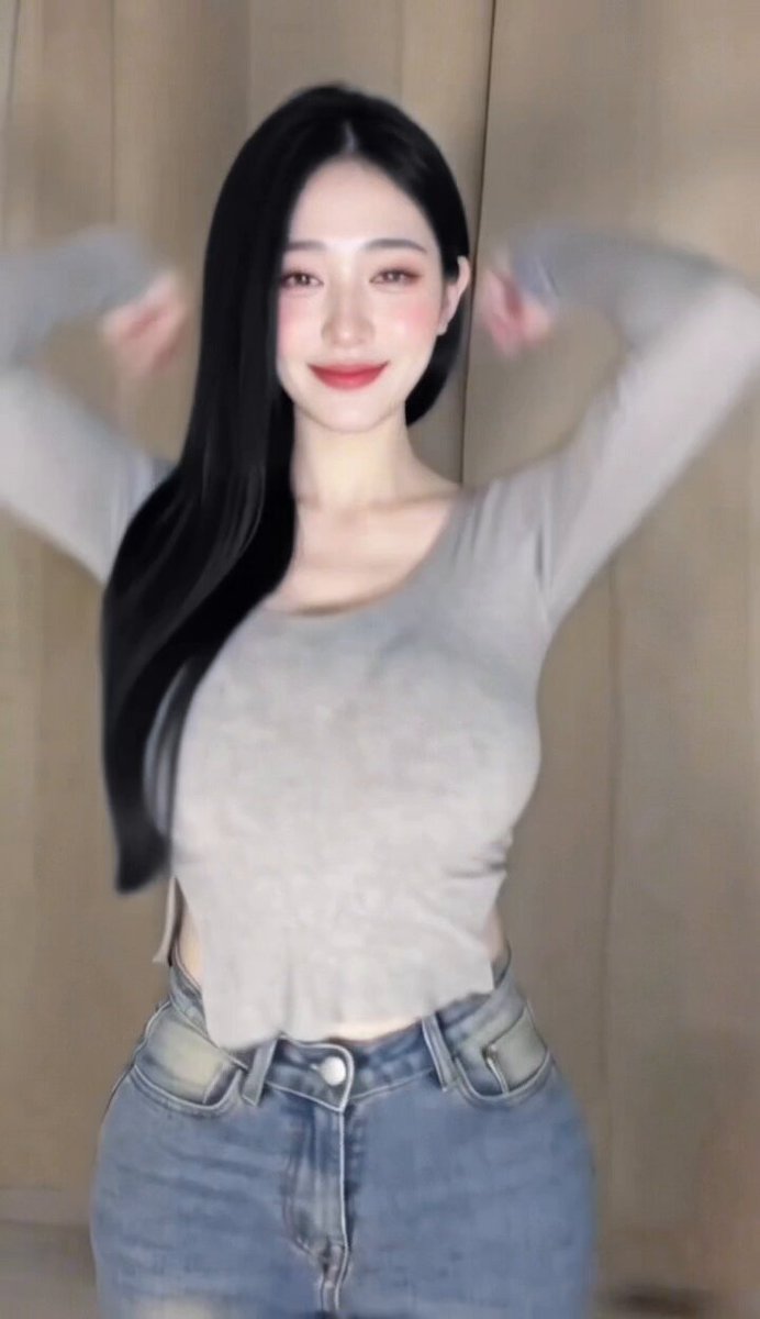 今天整間辦公室又剩我一人🤪 https://t.co/wpBPzJc243