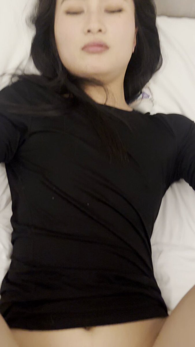 极品清纯舞蹈生老师 腿长要人命 扛在肩上操的真爽

#母狗 #露脸 #反差 #清纯 

完整版视频主页TG https://t.co/7gukPU1FlA