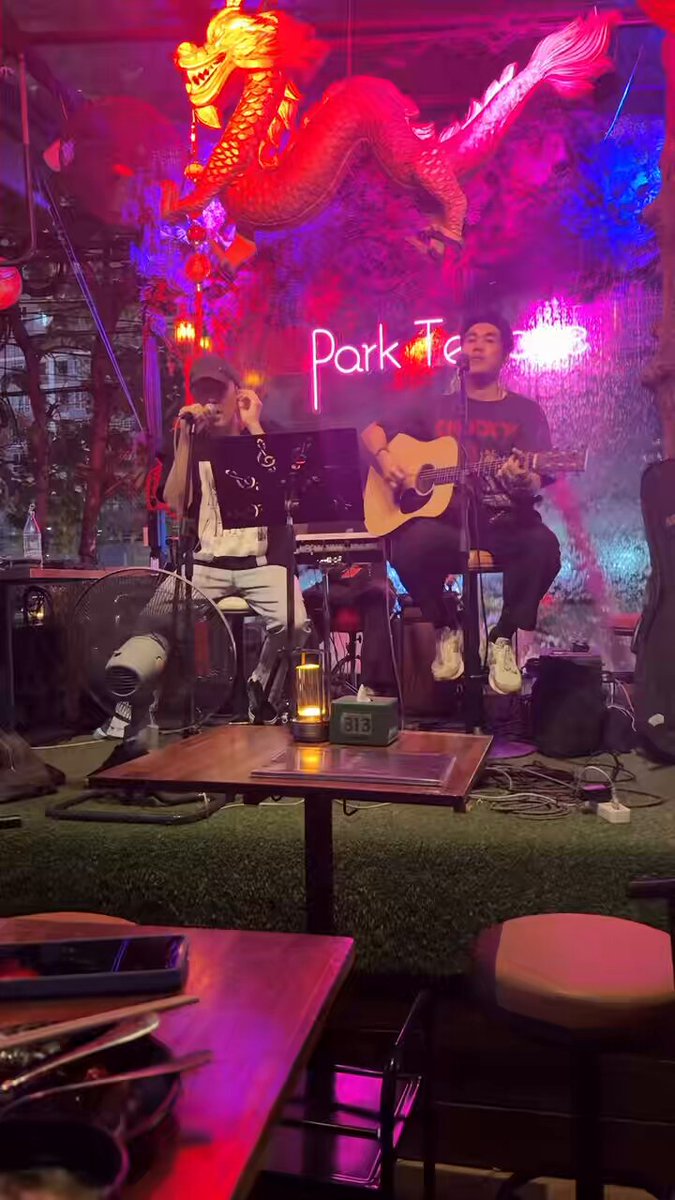 Park terrace, Huai khwang
Bangkok Thailand 
Welcome 🙏 
猜猜我在哪裡？
#泰國 #曼谷  #NANA https://t.co/HvRTl1rhPf