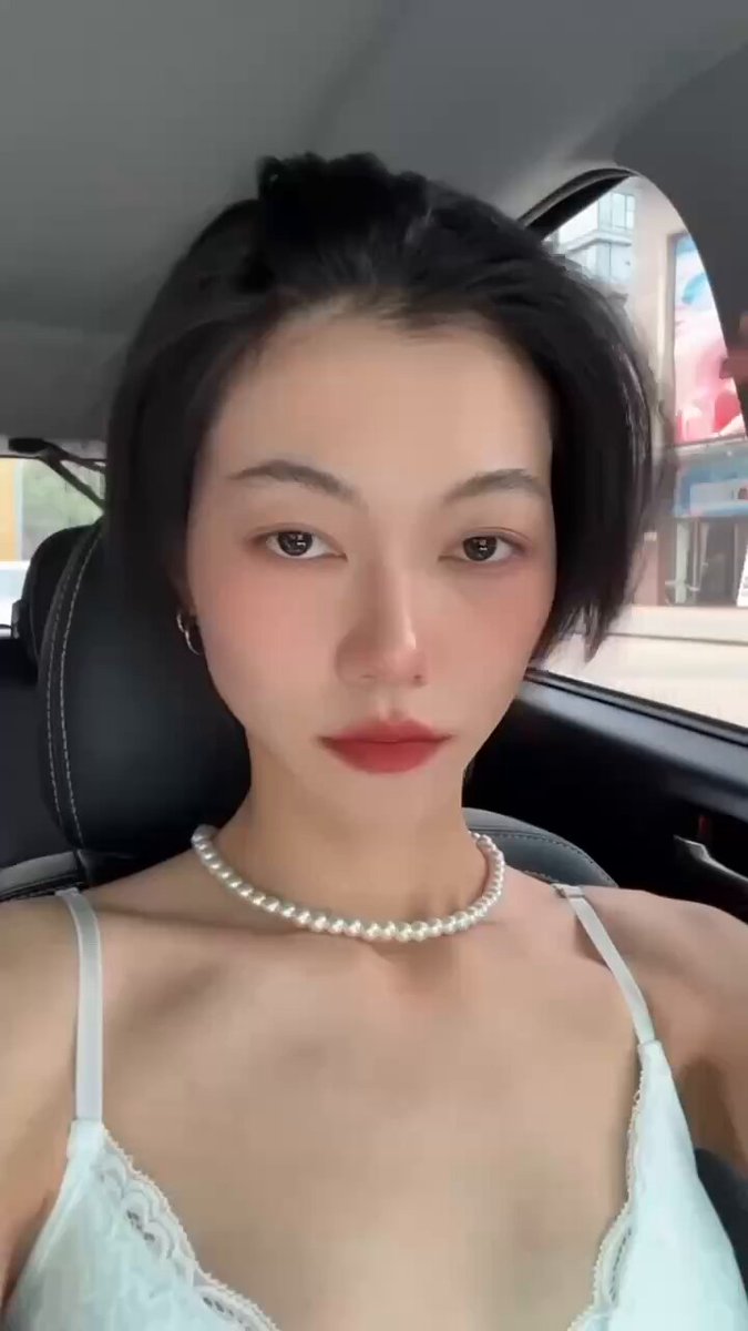 Are there still men who thinks Asian women are hot af? https://t.co/Qw4GMkS0OQ