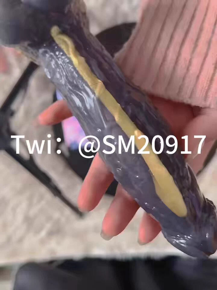 戴套太影响感觉了 摘掉好舒服

（用我的福热到白泽温变了 我要晚点补一张图）

@nothosaur10 
@NSxiaomeng 
#幻龙玩具测评  #趁年轻玩点色  #白泽·玄天素海 https://t.co/lemJJFuiQ1