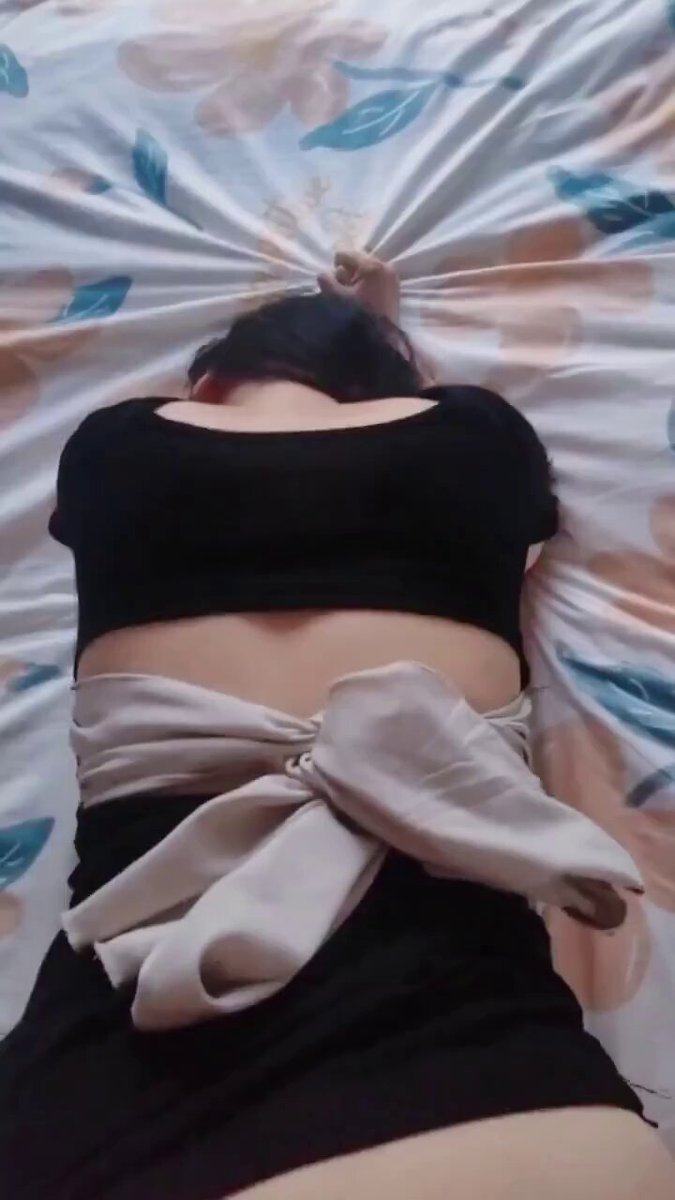 好久没有人让我紧紧的抓住小拳头，拽着被子，一波接一波的高潮，那种欲仙欲死和身体被填得满满当当的感觉了，点赞评论扣：77马上发给你 https://t.co/tcItKB91BN