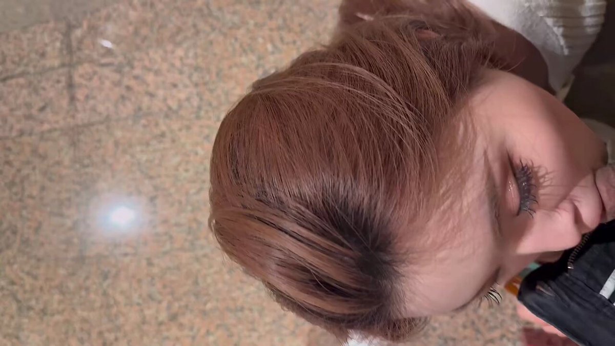 在百货公司的电梯间吃吃
有人走过来 吓到🤯
好好笑哈哈 https://t.co/cHNdBjEMPQ