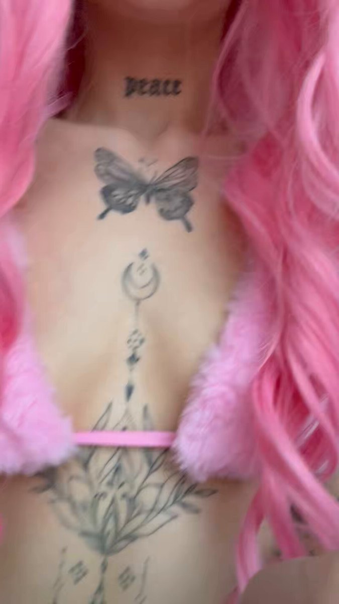 back view or front view? https://t.co/UoC1NwsWTb