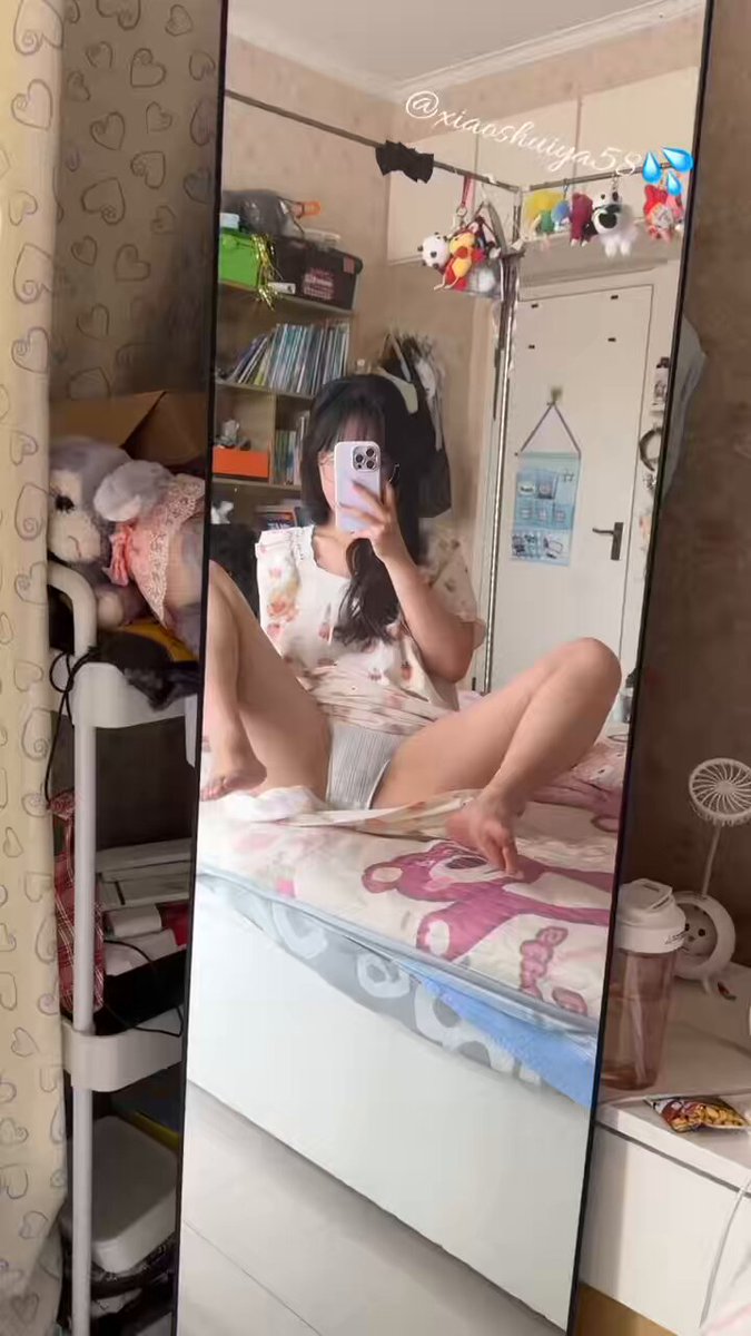 好热

@Xiaoxiaofoer
             @Xiaoxiaoyyii
                       @TaoHuaBang https://t.co/FuGQz3kQo1