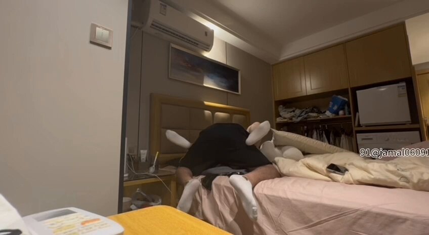 强推内射大厂反差夹子音hr   
完整26分钟在首页TG群

hr小姐姐刚来我这个城市工作一个礼拜，当天加了微信，第二天就约我海底捞，吃完顺理成章上去她出租屋坐坐，就变成了做做。就喜欢这种表面不要不要，碰一下就浑身软了想被操的反差，最后被我内射生气了 https://t.co/1iX3moFDi9