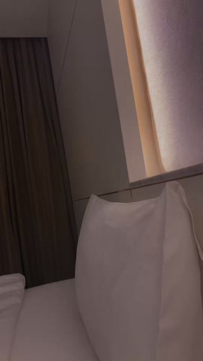 這麼大的房間只有我自己睡好孤單寂寞冷嗚嗚
浪費了這兩大面落地窗好難過🥹 https://t.co/FepRqoJ0Eg