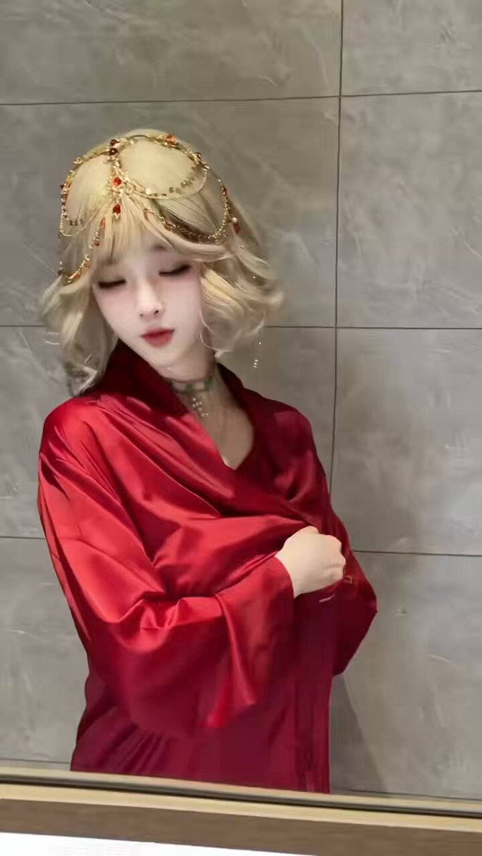 我的出现 (´-ω-`) 又是谁的礼物 https://t.co/O6a7lTFtBZ