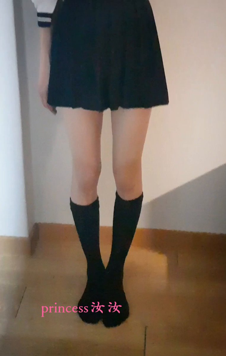 今日OOTD学生可爱风格 有学长来撩开我裙子嘛 
#男娘 #伪娘 #femboy #sissy #可爱的男孩子 #药娘 https://t.co/J3njuI2GJC